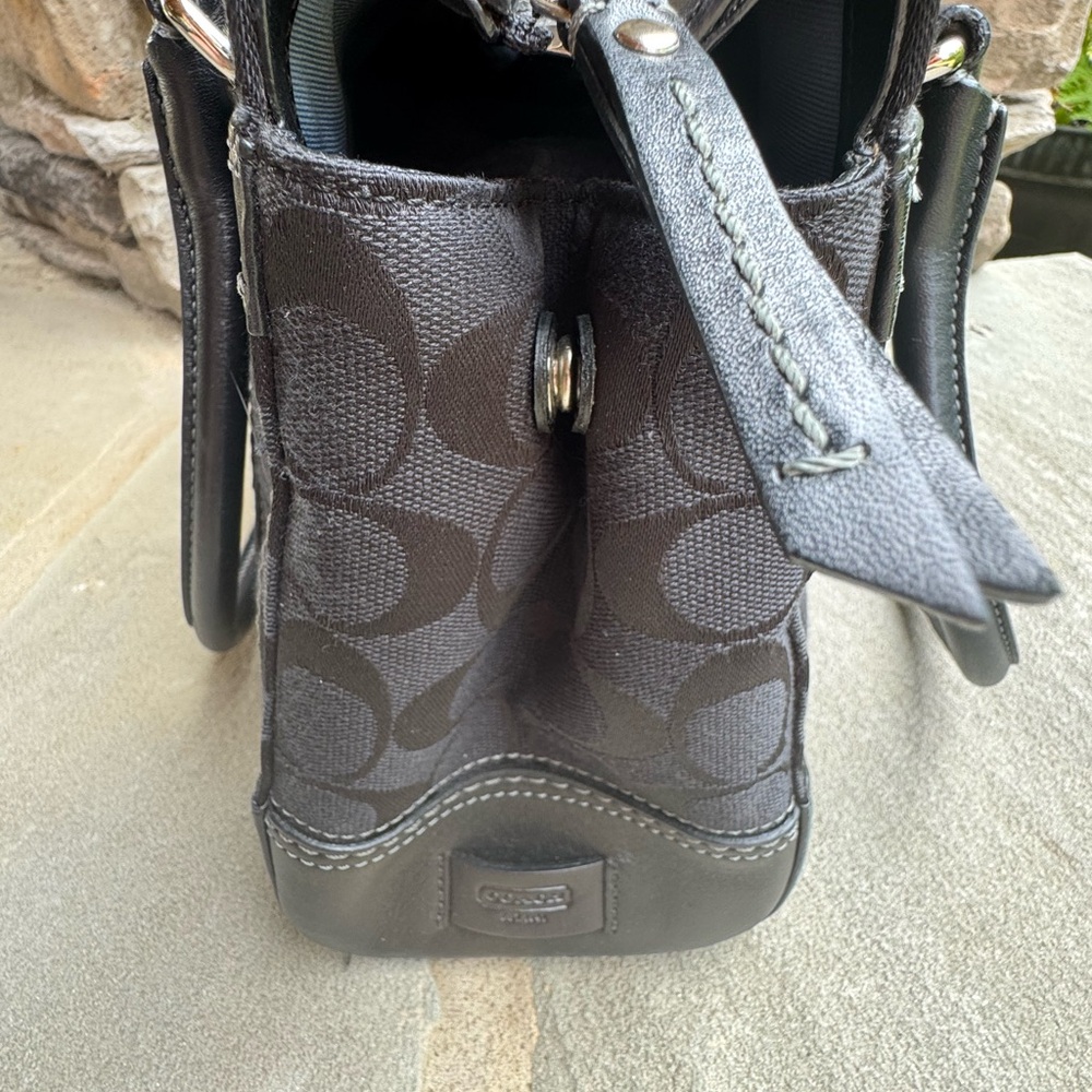 💫Coach Black Satchel Bag with Structured Design💫 - Picture 4 of 7